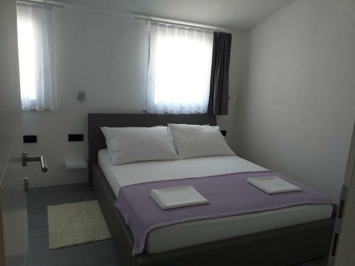 Mayana Apartman Cesarica Kültér fotó